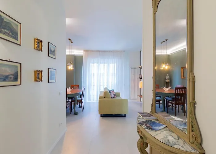 Swan -lago Dei Cigni- Como